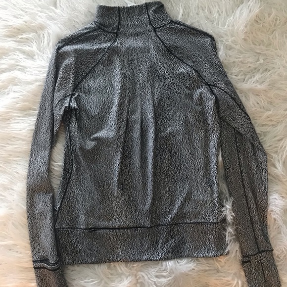 Lululemon size 8 top - Picture 2 of 2